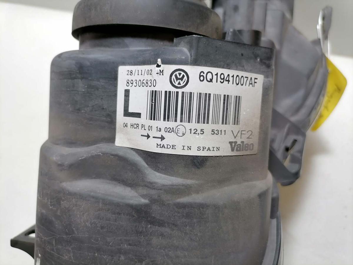 VW Polo 9N1 original Scheinwerfer vorn links Halogen Bj.2002